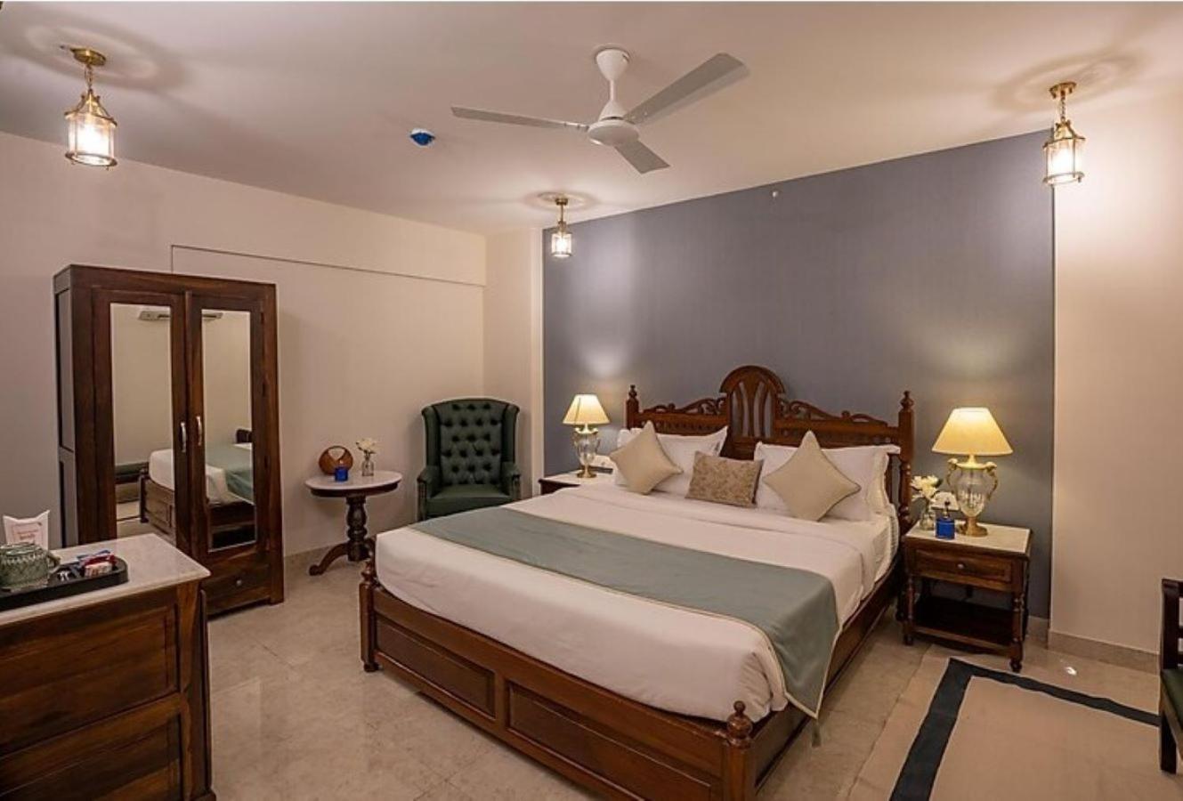 35 Sahakar Suites-a Luxury In